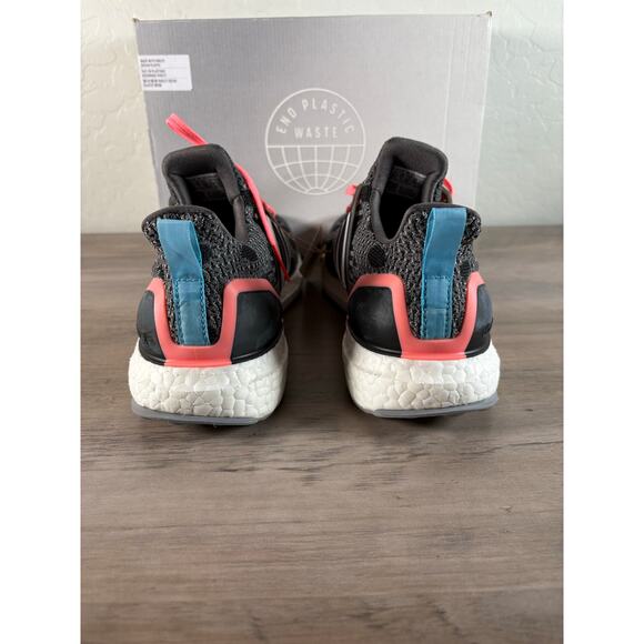 Adidas Ultraboost 5.0 DNA Women's Athletic Shoe Sneaker Size 8.5 EU 40 2/3 NIB - Picture 6 of 10